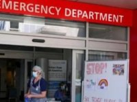 İngiltere’de acil servis krizi: ‘Yüzlerce kişi ölüyor’