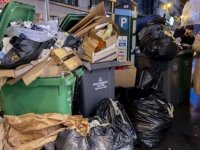 Fransa’da grevin etkisi: Sokaklarda tonlarca çöp birikti