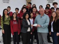 İrsen Küçük Ortaokulu “İyilik Kulübü” öğrencilerinden 10 bin TL bağış