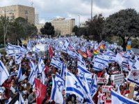 İsrail'de kriz: Netanyahu hükümetine Meclis'ten güvenoyu