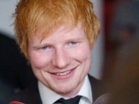 Zor günlerden geçen ünlü şarkıcı Ed Sheeran yine bir numara oldu
