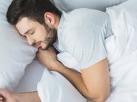 Bilim insanları uyku konusunda uyardı… Çok fazla uyumak da zararlı