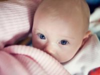 İlk altı hafta emzirmek bebeğin ileride davranış sorunları yaşamasını önlüyor