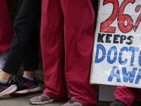 İngiltere’de on binlerce pratisyen hekim bu yıl ikinci kez greve gitti