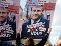 Fransa’yı ayağa kaldıran tartışmalı emeklilik reformu yasalaştı