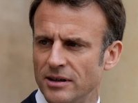 Fransa’da emeklilik isyanı… ‘Macron hırsız gibi gece yarısı onayladı’