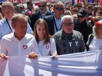Polonya’da halk sokağa döküldü: Yüksek fiyat ve demokrasi protestosu