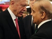 Pakistan Başbakanı’nın Erdoğan’a verdiği hediye gündem oldu