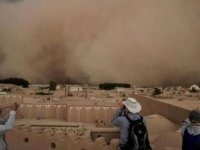 İran’da toz fırtınası: 1 kişi hayatını kaybetti, bin 191 kişi hastaneye kaldırıldı