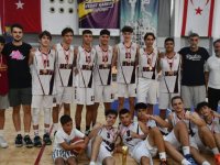 Basketbol U17 Erkekler Ligi’nde şampiyon YDÜ