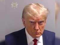 ABD'de bir ilk: Trump cezaevine teslim oldu, sanık fotoğrafı çekildi