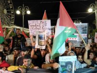 Yüzlerce kişi Filistinlilere destek için Larnaka'da gösteri yaptı