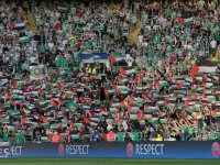 Filistin'e destek veren Celtic taraftarına engel