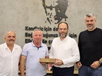 İskele Belediye Başkanı Sadıkoğlu Karadeniz Kültür Derneği yetkililerini kabul etti