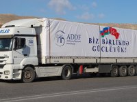 Azerbaycan'dan depremzedeler için 18 tonluk yardım malzemesi