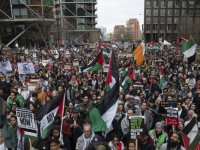 Londra'da on binlerce kişi, ''Gazze'de ateşkes'' çağrısıyla sokaklara indi