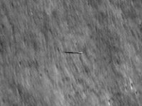 NASA'nın Ay’ın çevresinde görüntülediği ilginç cismin sırrı ne?