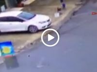 Bayrampaşa'da polise silahlı saldırı (video)
