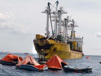 Filipinler'de feribot ile kargo gemisi çarpıştı