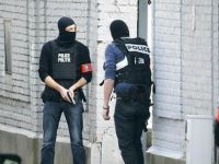 Belçika'da terör operasyonu; 3 polis yaralı, 2 şüpheli kaçtı