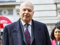İngiltere Çalışma ve Emeklilik Bakanı Smith istifa etti
