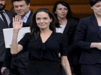 Angelina Jolie'den kötü haber!