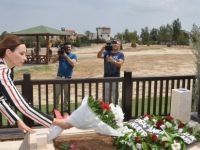 Pashayeva, kurucu liderlerin mezarlarını ziyaret etti