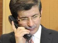 Davutoğlu taksi durağında telefonlara baktı! (Video Haber)