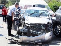 Girne'de akılalmaz kaza: 4 araca çarptı!