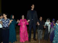 Dünyanın en uzun adamı evleniyor