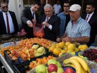 Yıldırım 'Arasta'yı gezdi, kahve içti...