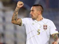 İsmail gönderildi Kolarov geliyor.