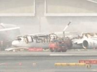 Dubai Havalimanı'na acil iniş yapan uçak alev aldı!