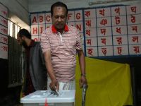 Bangladeş'te oy verme işlemi sürüyor