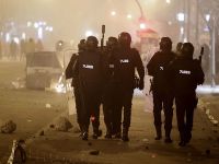 Bulvar istemeyen İspanyollar polisle çatıştı