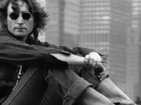 John Lennon’un 50 yıldır kayıp olan gitarı 2,9 milyon dolara satıldı
