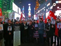 New York polisi, Times Meydanı'nda İstanbul saldırısı şehitlerini andı