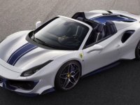 En güçlü üstü açık spor otomobil: Ferrari 488 Pista Spider