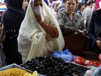 Cezayir'de iş yerlerinde peçe takmak yasaklandı