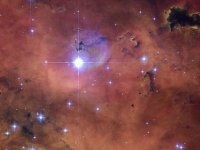 Uzayda kuru kafa biçimli yıldız nebulası fotoğraflandı