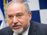 İsrail Savunma Bakanı Liberman istifa etti