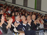 Akıncı, “Sönmesin Işıklar” konserini izledi