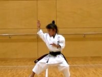 10 yaşındaki küçük kız tecavüzcüyü karate ile uzaklaştırdı (VİDEO)