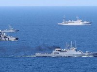 Rus ve Ukrayna savaş gemileri arasında sıcak temas