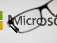 Microsoft, Apple'dan tacını geri aldı