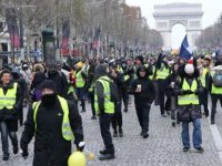 Fransa'da sarı yeleklilerin gösterisi yasaklandı