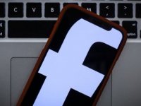 Facebook 'İntihar ve Kendine Zarar Verme Videolarını Engellemeye Çalışacak'