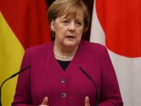 Merkel: Brexit'in yeniden müzakereye açılması gündemde değil