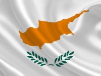 Kıbrıslı Rumlar siyasi partilere ve hükümete güvenmiyor