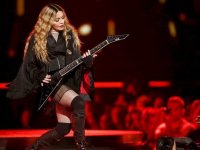 Madonna, hastalığının ardından ertelenen dünya turnesinin yeni tarihlerini açıkladı